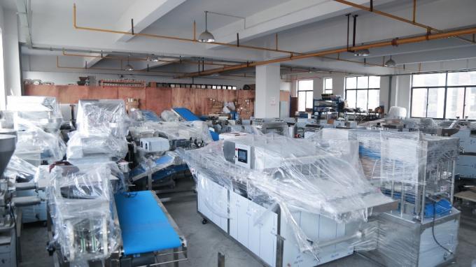 Voedselindustrie 900pcs/h 150mm de Commerciële Machine van de Graantortilla 12