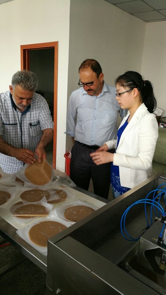 Voedselindustrie 900pcs/h 150mm de Commerciële Machine van de Graantortilla 10