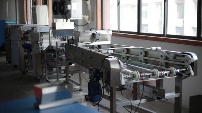 Voedselindustrie 900pcs/h 150mm de Commerciële Machine van de Graantortilla 14