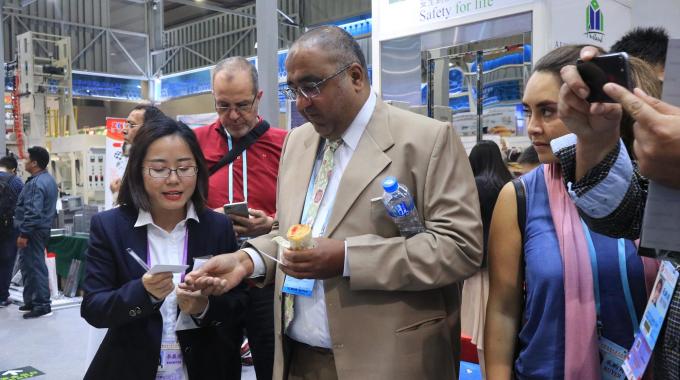 Laag Energie Hoge Snelheid 2000 stuks/u Tortilla Maker Machine 15